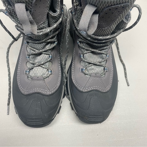 Woman’s (9) Columbia Techlite waterproof boots - Picture 7 of 8